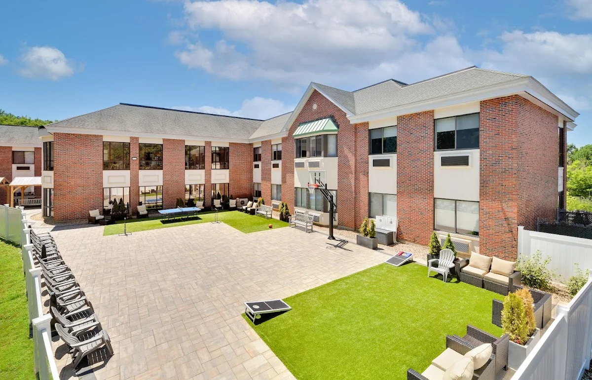 Bedrock Recovery Center - Photo 2