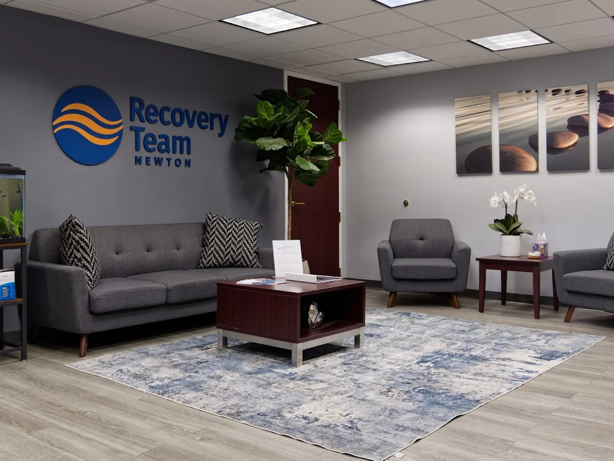 The Recovery Team - Newton - Photo 3