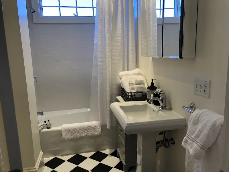 The Harbor House - Photo 3