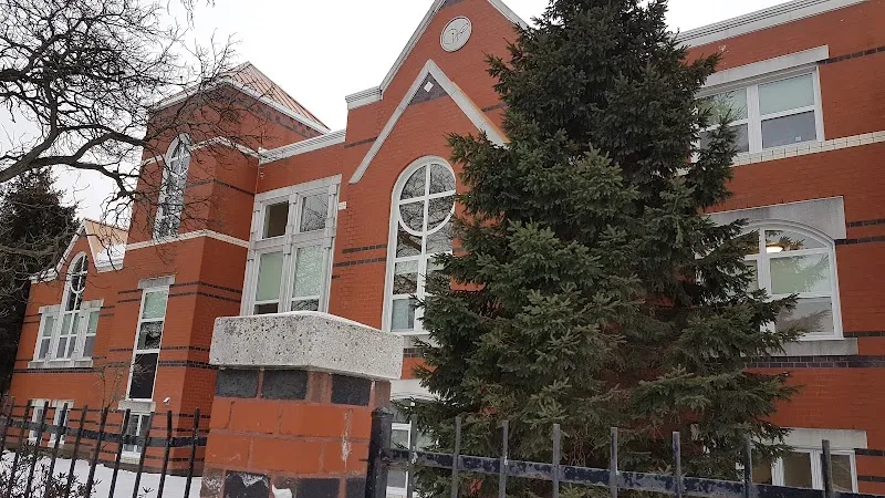 Spaulding Nursing & Therapy Center - Photo 4