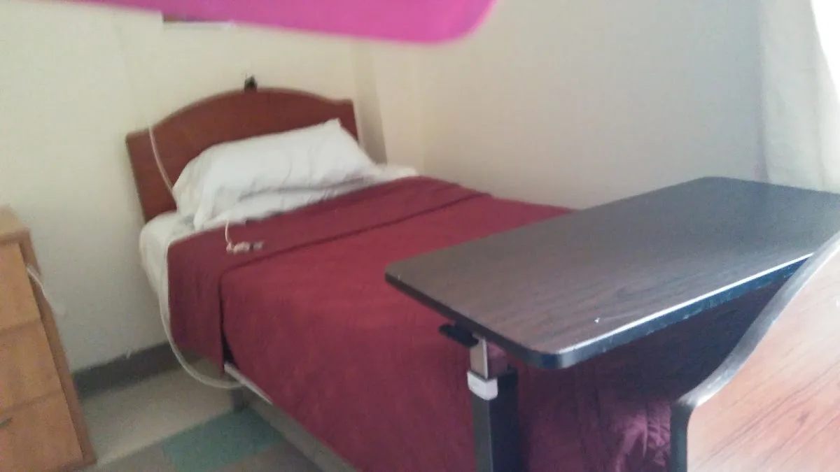 Cambridge Rehabilitation & Nursing Center - Photo 3