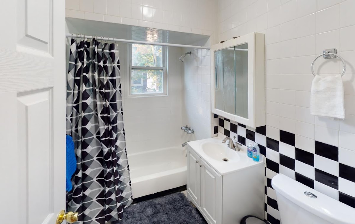 Boston Eco Sober House - Photo 4
