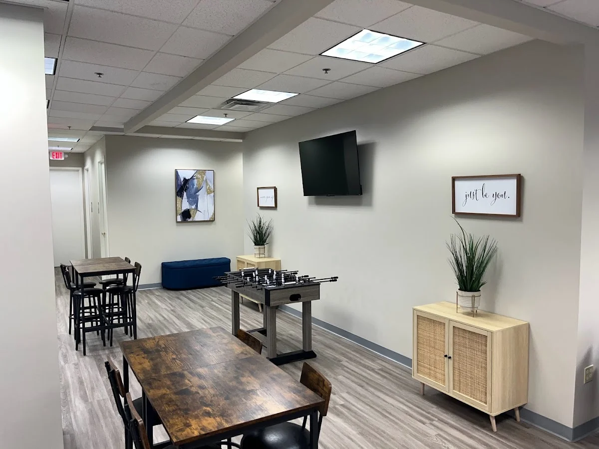 Refresh Recovery & Wellness | Luxury Addiction Treatment and Drug and Alcohol Rehab in MA | Detox Placement in MA